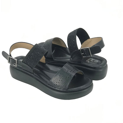 Abrazo a los pies en Negro